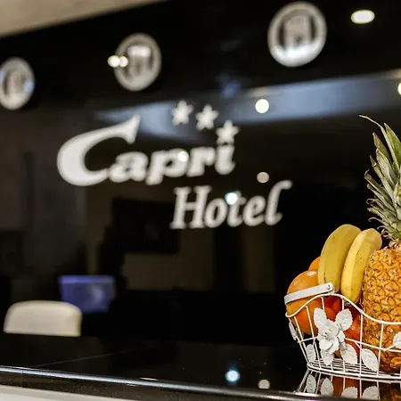 Capri 3*