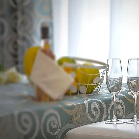 Capri Hotel 3*