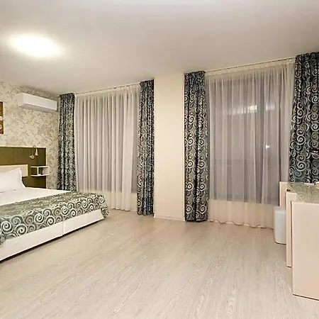 Capri Hotel