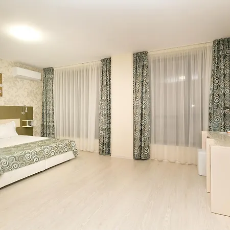 Capri Hotel